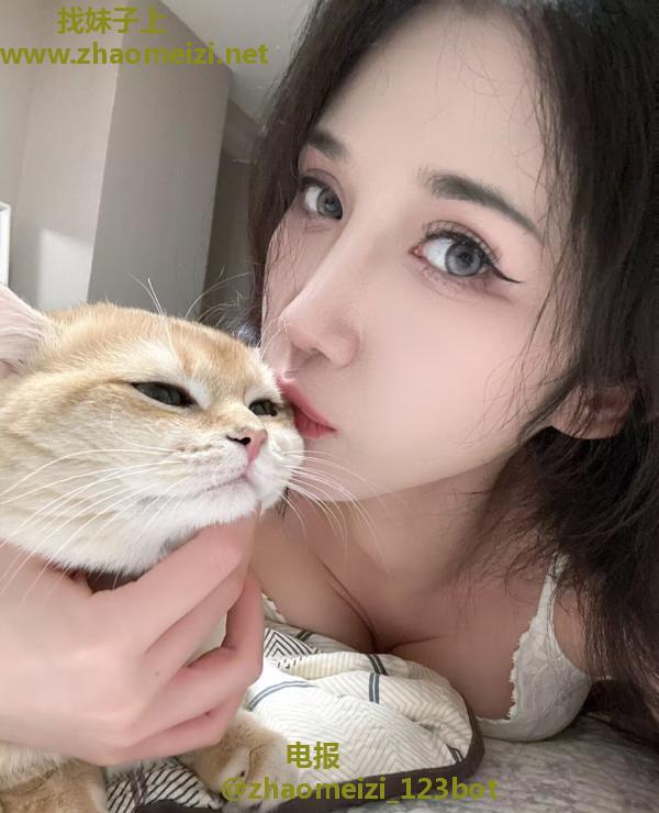 大胸美女