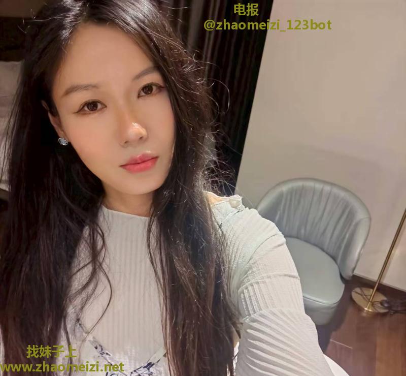 光谷步行街媚老师