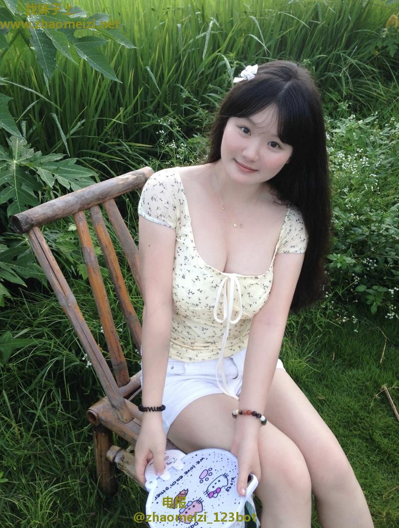 大奶学生妹自己兼职