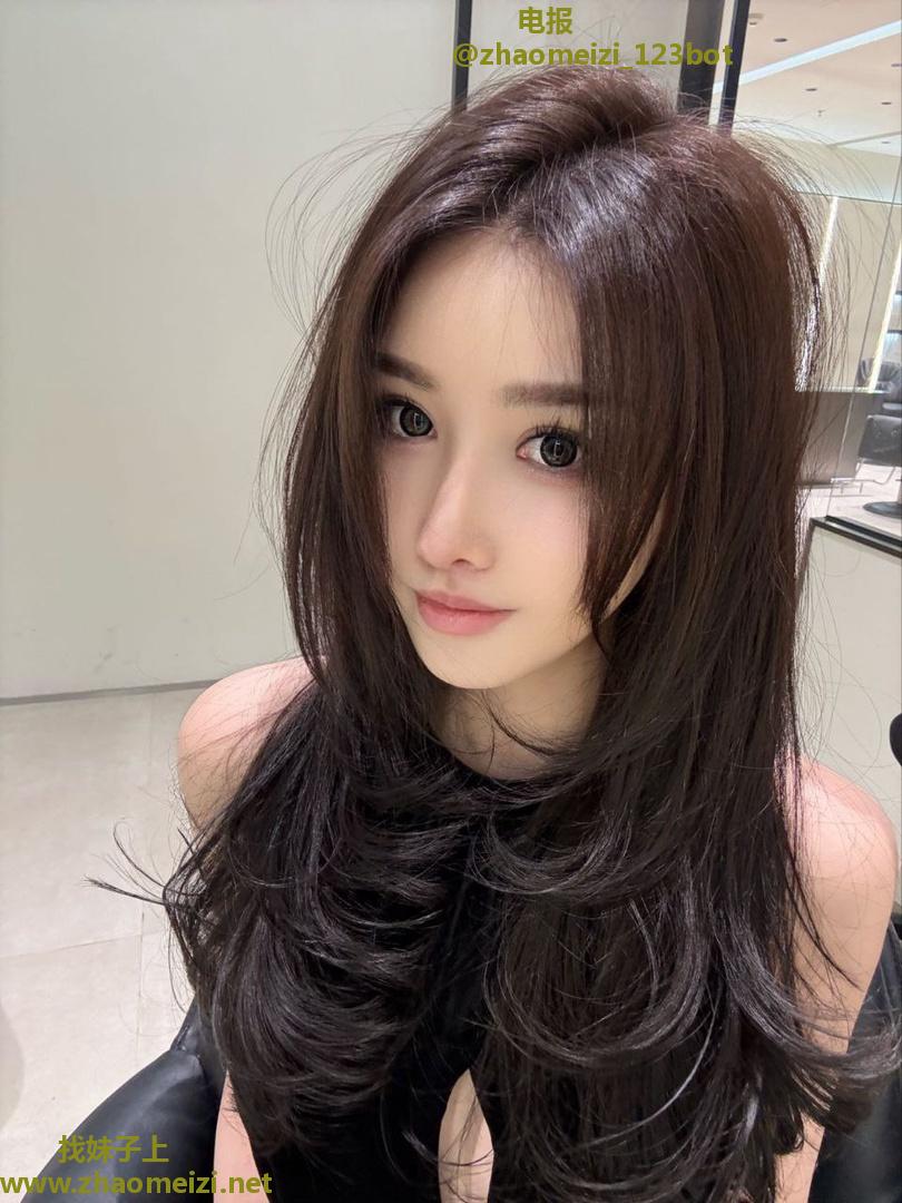 超性感卷发御姐