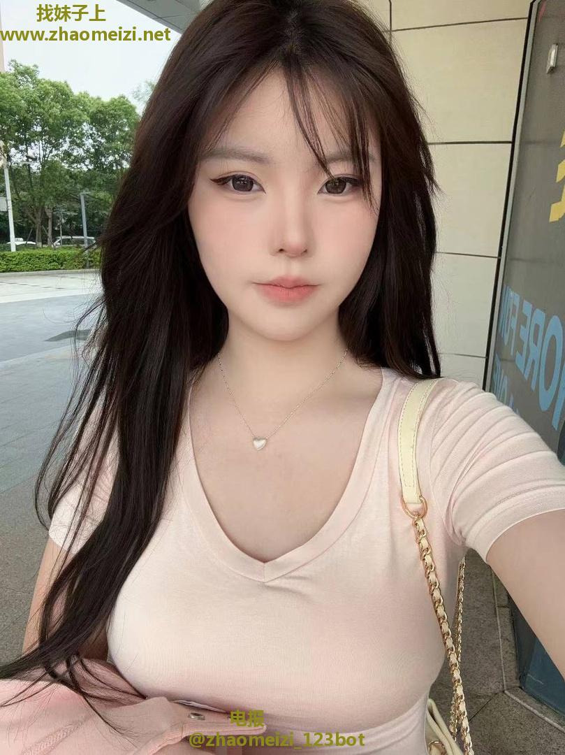 丰满白嫩年轻小姐姐