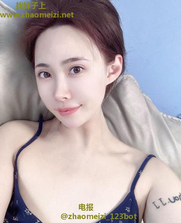 栖霞贴心小姐姐