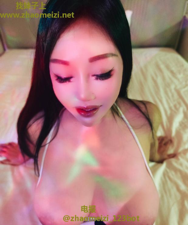 服务超级好的骚货
