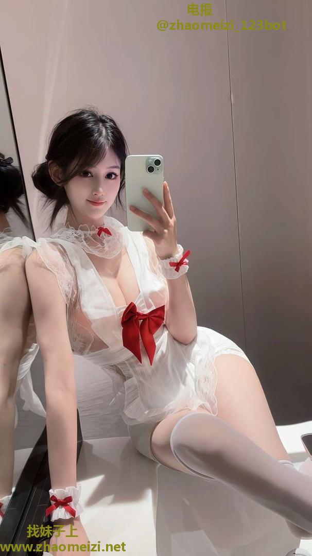 兼职妹妹那对酥胸又挺又圆