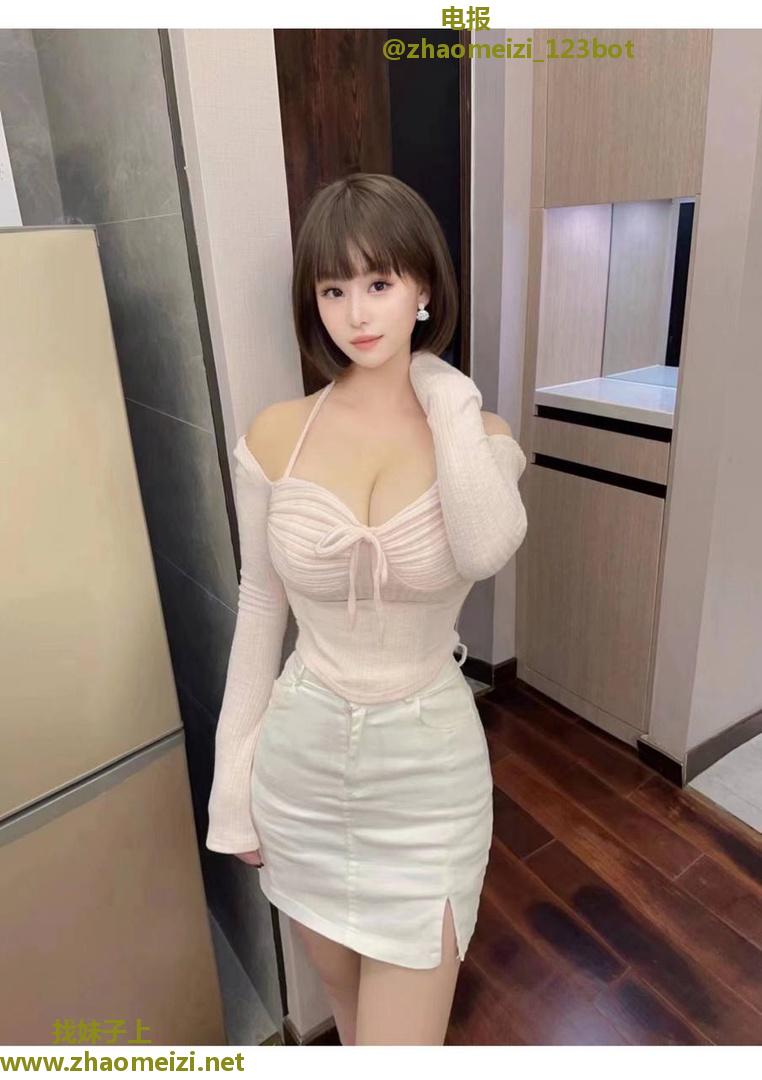 丰满巨乳美鲍苏苏