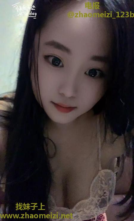 中山东凤性感大波妹