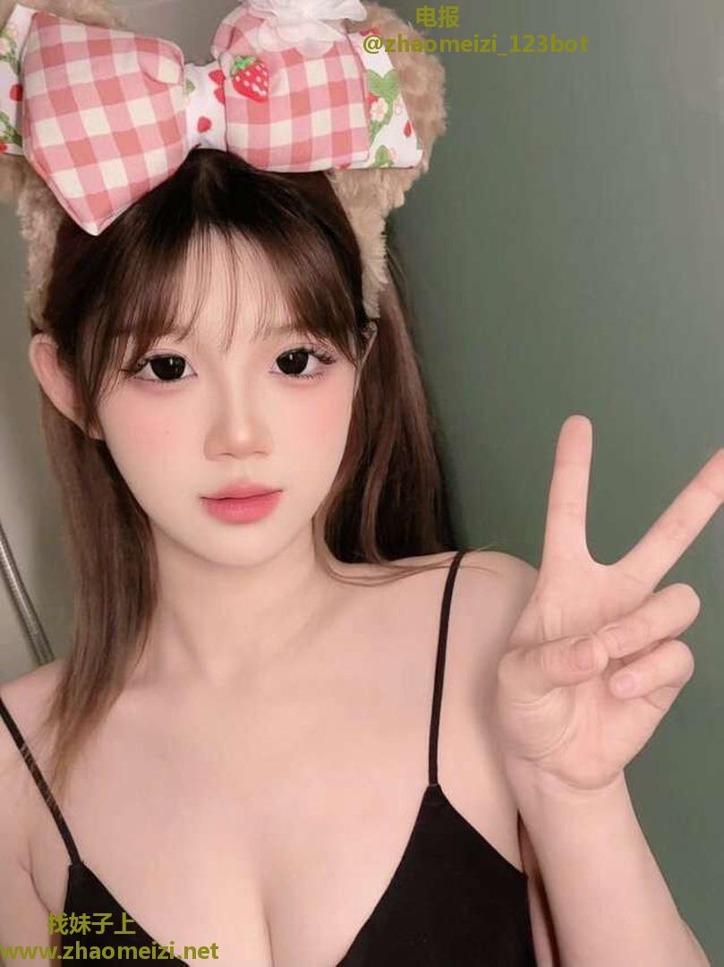 年轻水嫩刚毕业小妹