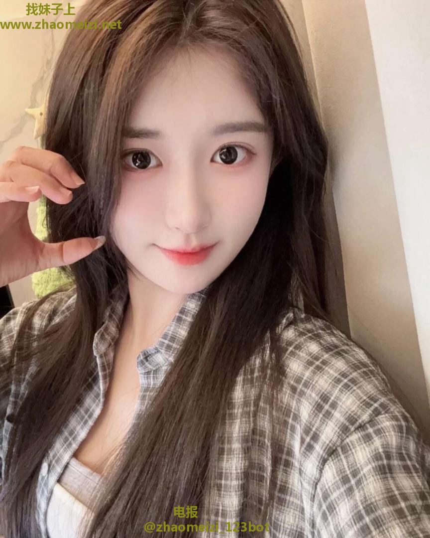 年轻肤白长腿少妇