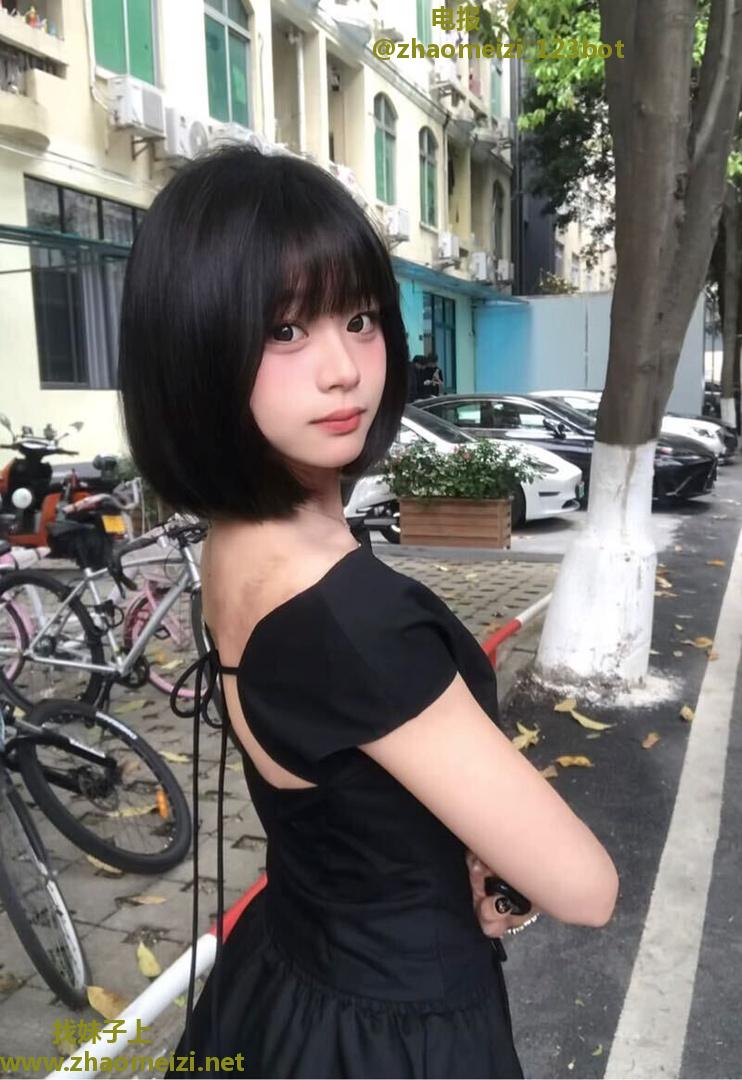 超可爱在校小萝莉