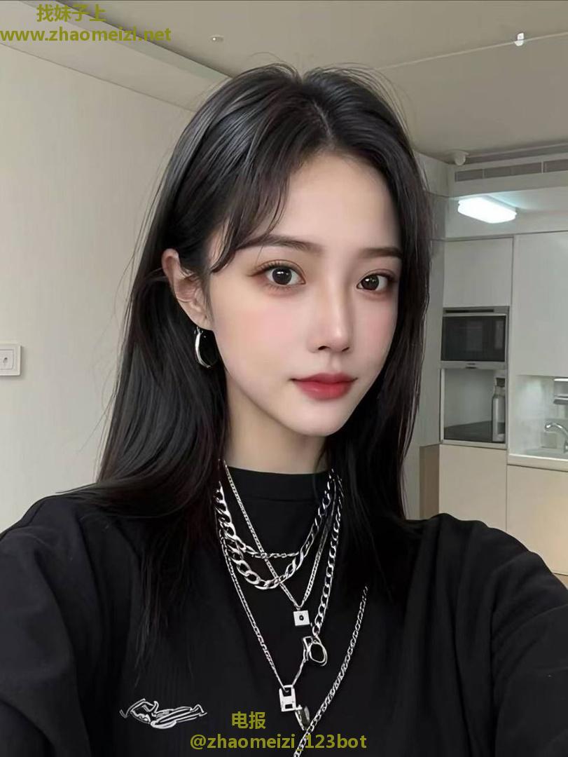 思明高颜值苗条小姐姐