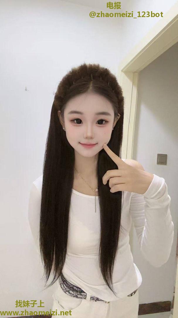 年轻邻家敏感水嫩妹妹