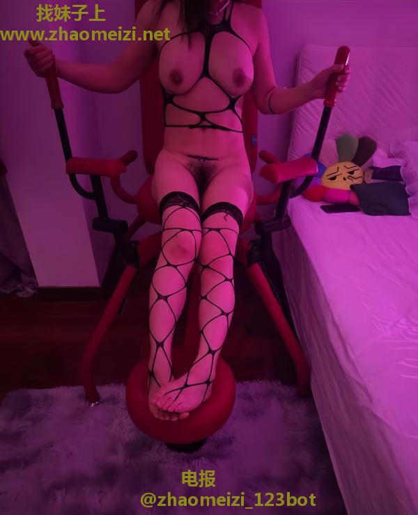 南京板桥翘臀艾妮