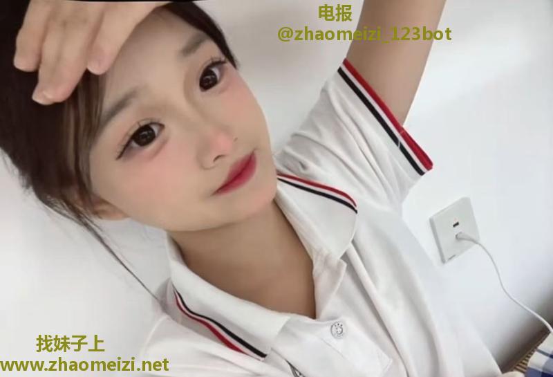 三点粉可爱型女孩泡泡