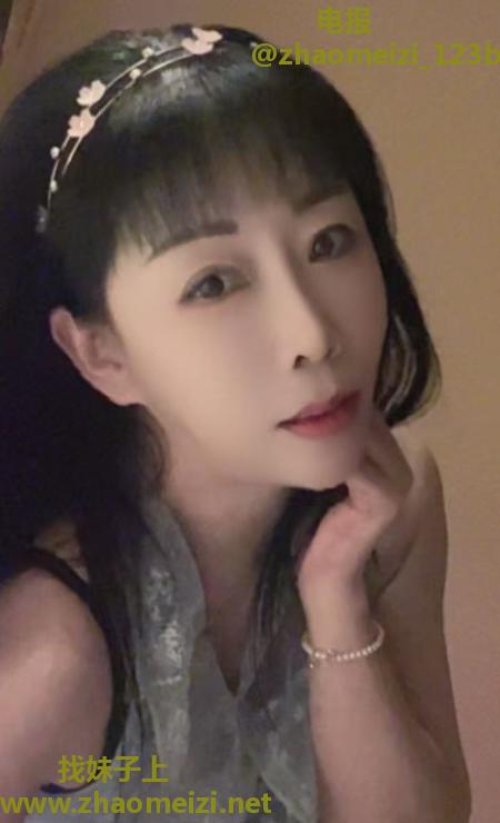 泻火服务系骚少妇