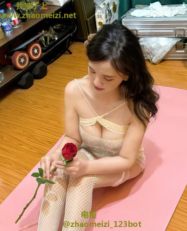 性感美乳小曦