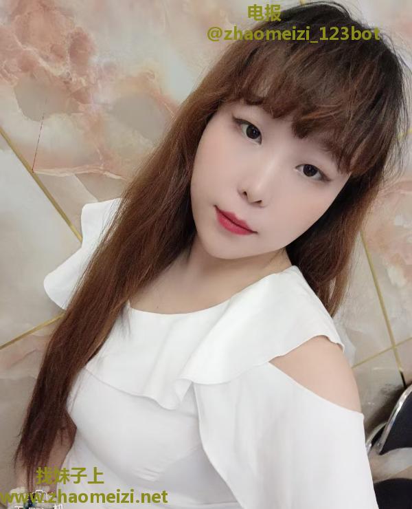 微胖大胸少妇