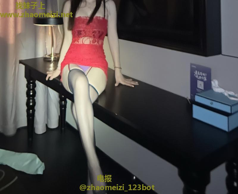 白云翘臀大长腿