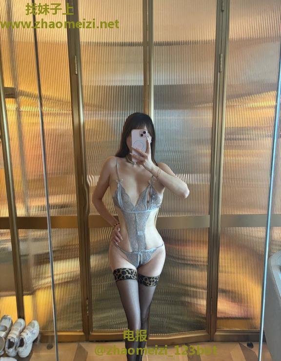 性感身材翘臀老师