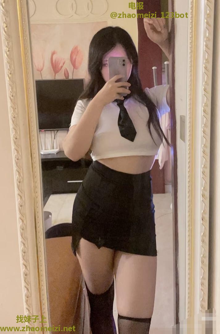 美艳淫娃小樱桃