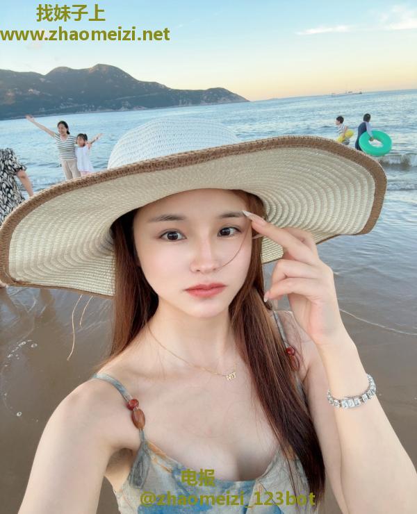温柔服务好的小美女