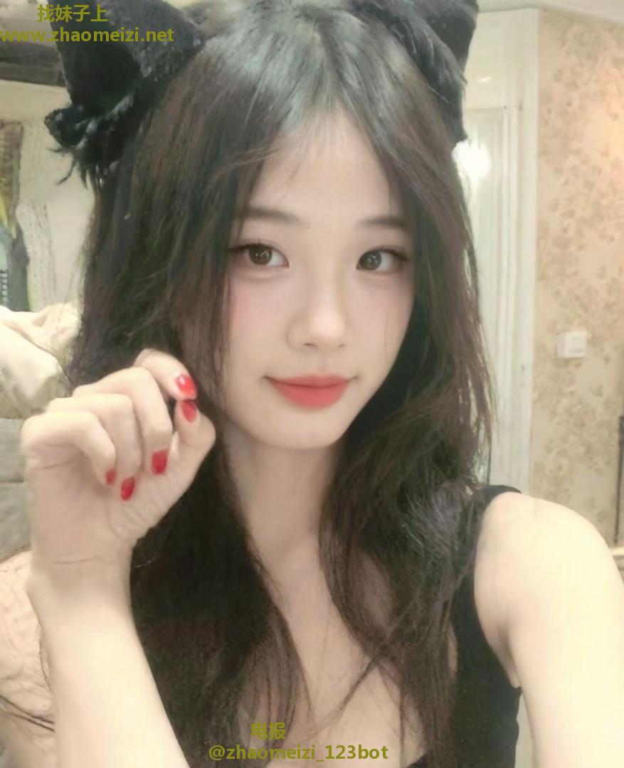 细腰翘臀女友