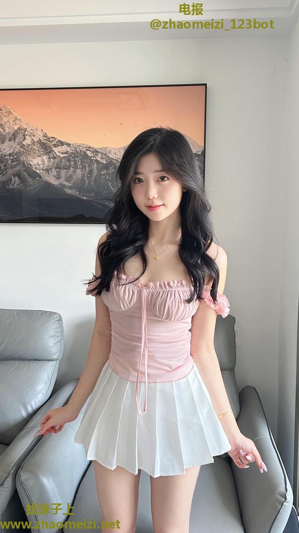 清纯甜美嫩妹初下海