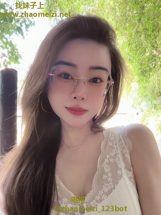 瑶瑶小白虎