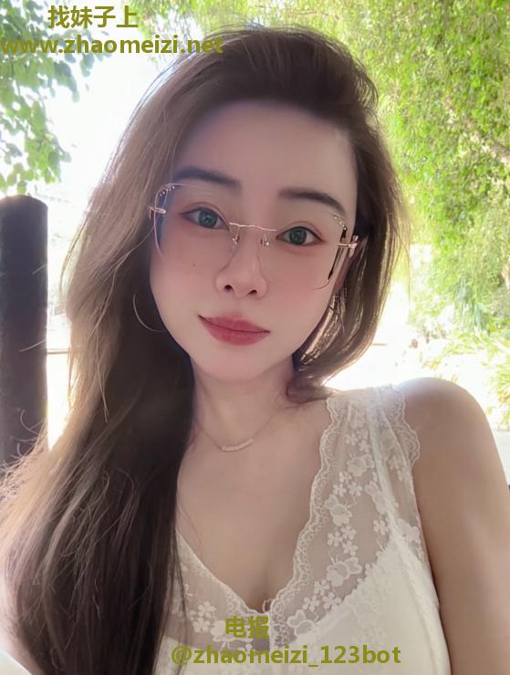 瑶瑶小白虎