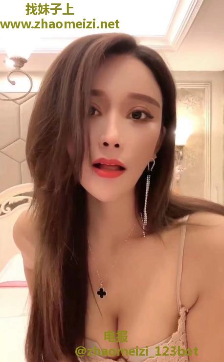 大胸知心骚浪御姐