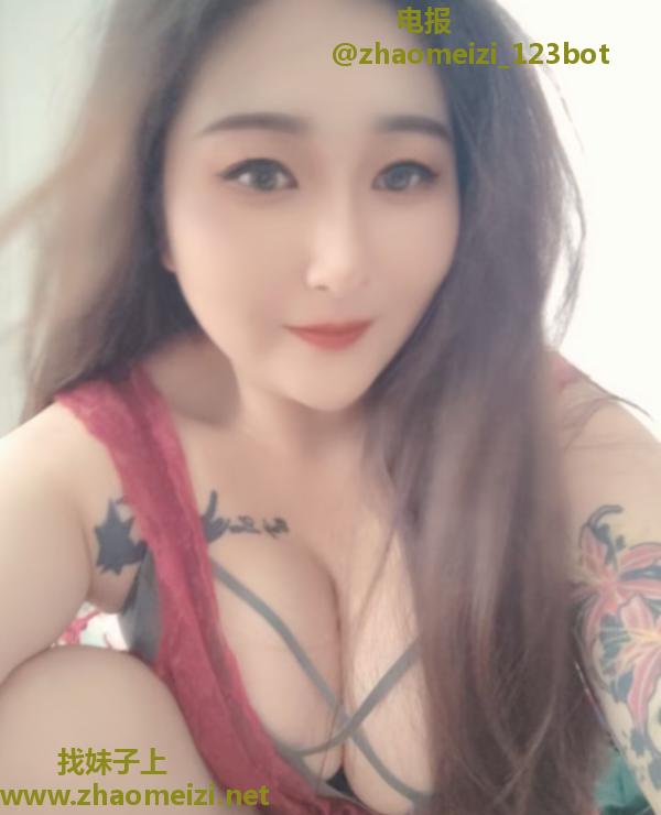 有点小贵的巨乳妹子