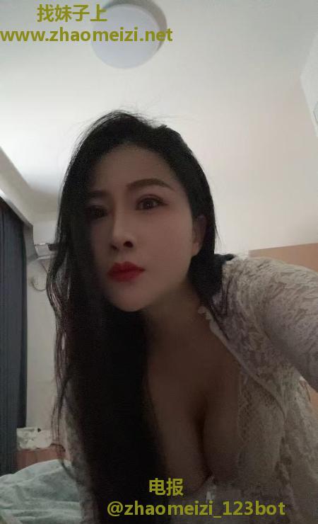体验胸器美女
