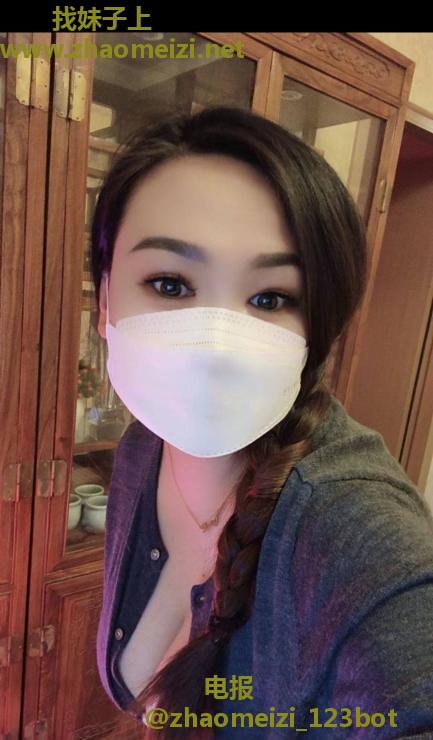 胸超大的骚熟女