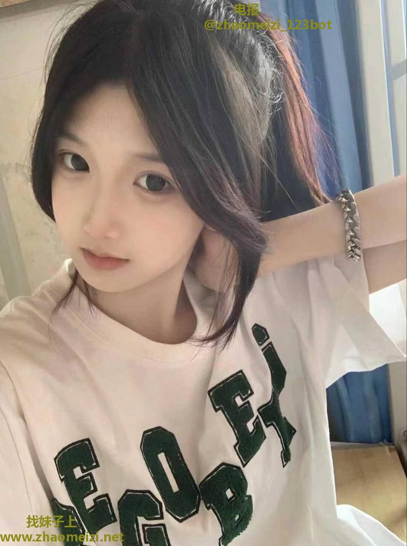 大学城刚成年嫩妹