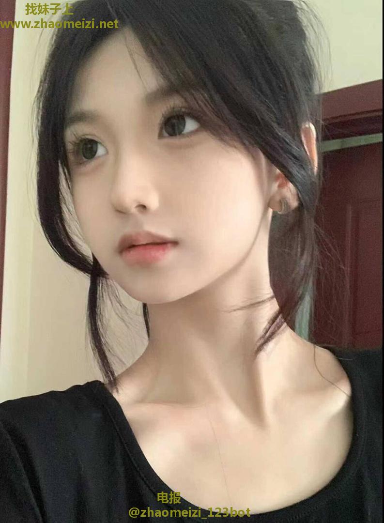 大学城刚成年嫩妹
