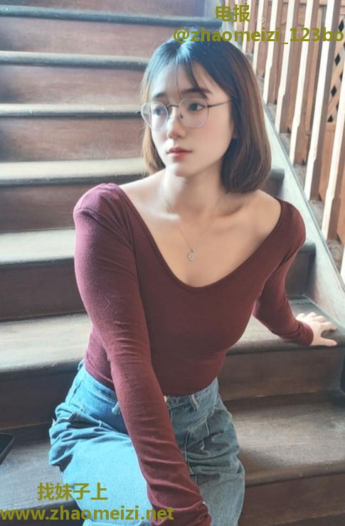 眼镜少妇野子