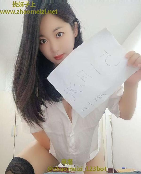 亲和温柔的大姐姐