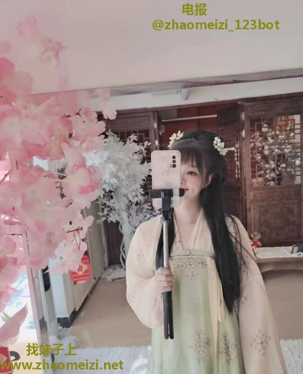 嫩妹小爱