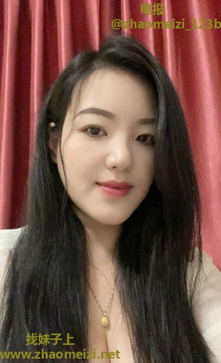 大奶骚妇