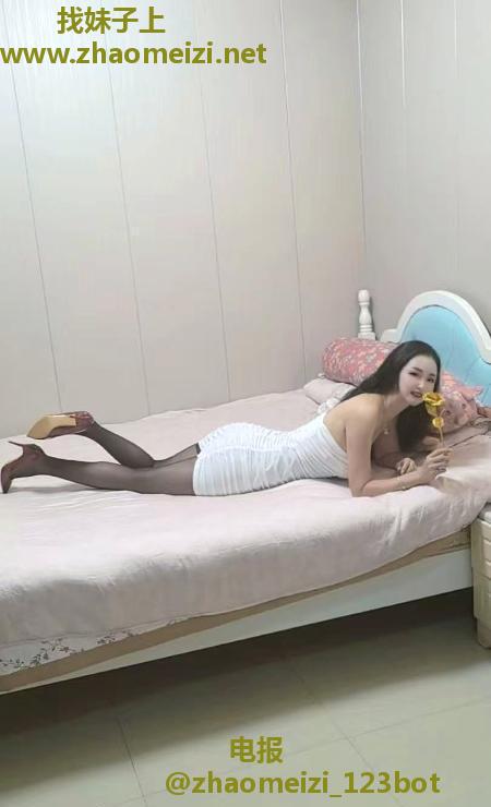 白蛇骚妇甜甜
