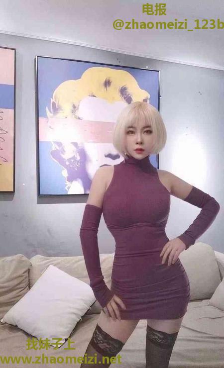 大胸肥臀风骚妹子