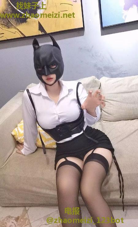 大胸肥臀风骚妹子