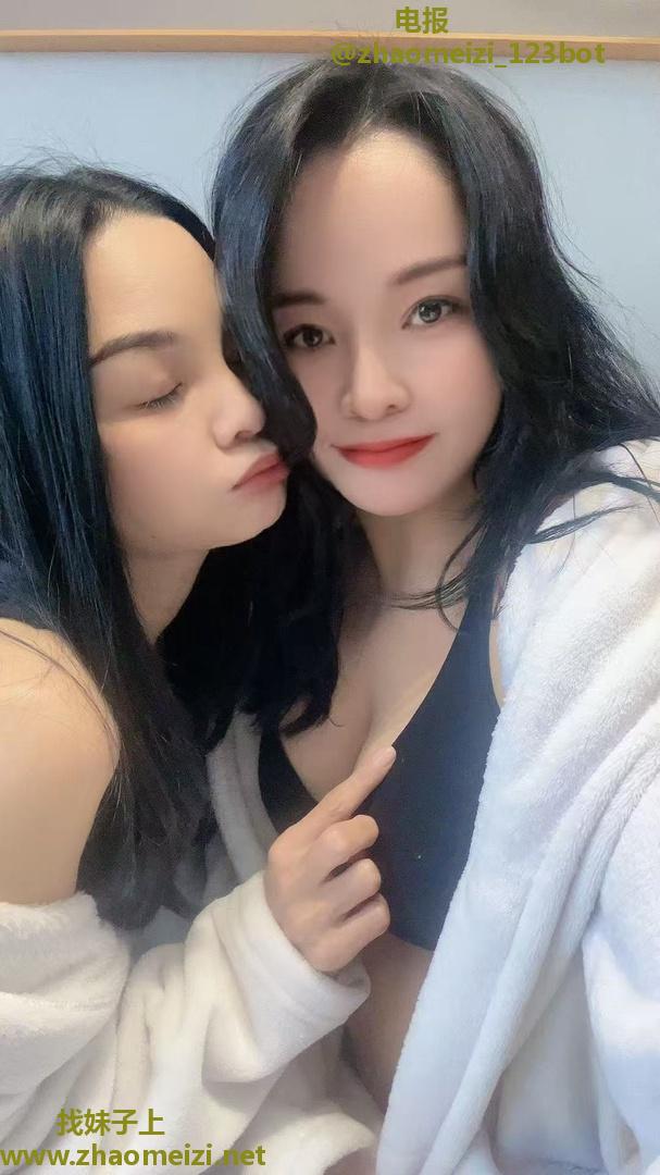 双飞小少妇