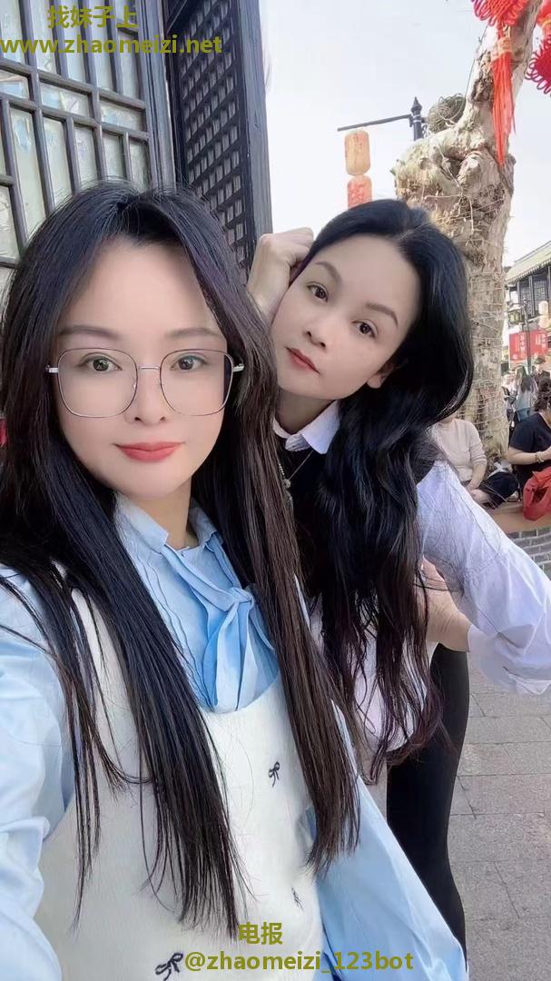 双飞小少妇