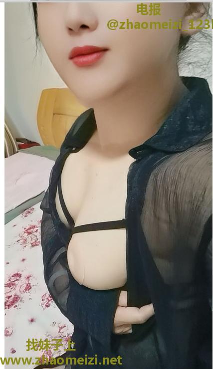 骚气大胸肥臀离异少妇