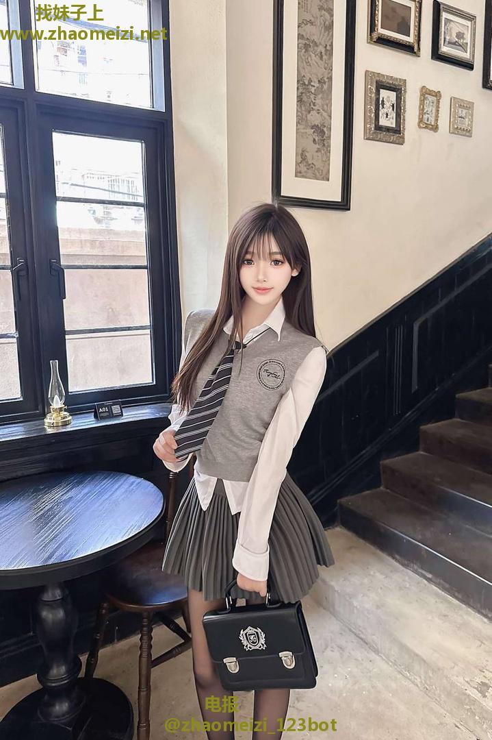 在校反差骚嫩学妹