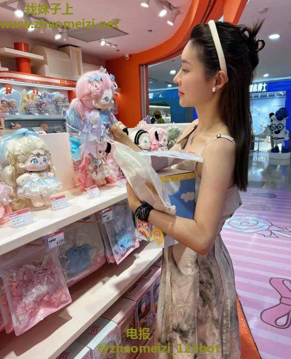 建业嫩妹莎莎
