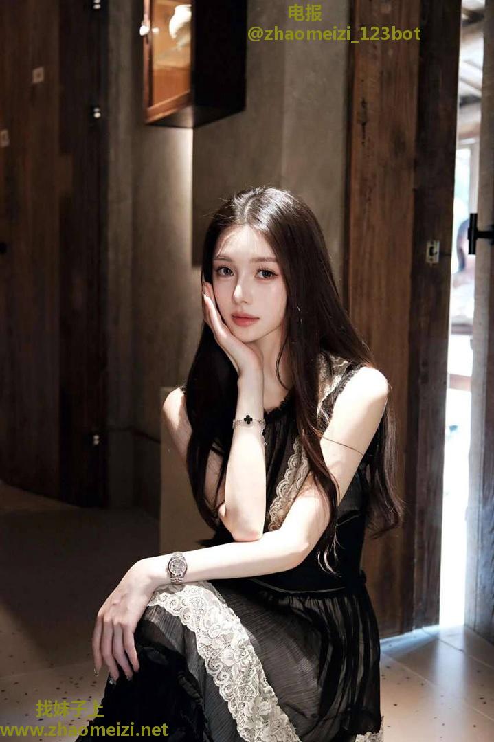 水滋滋嫩辣妹
