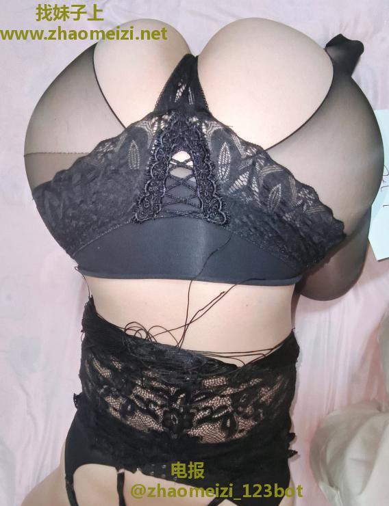 体验丰乳肥臀少妇