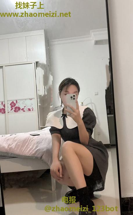 越秀轻熟丰满诗姐