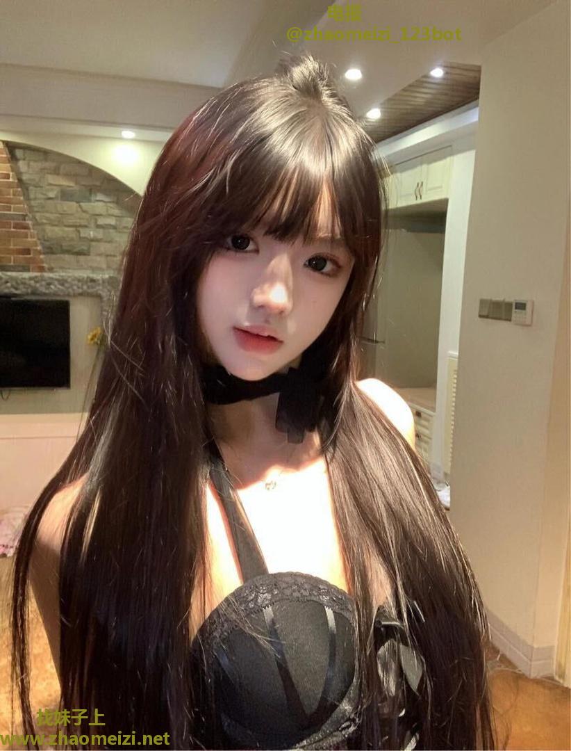 官渡刚毕业纯情白虎妹